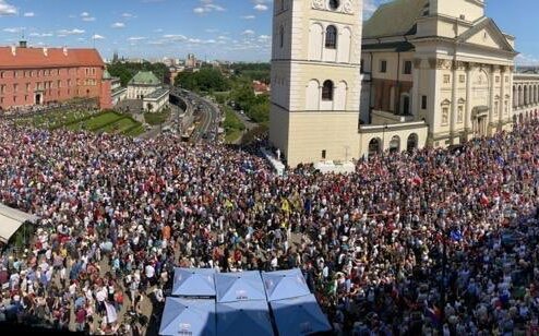 紀念波蘭六四34周年 華沙50萬人上街示威 | 國際 | Newtalk