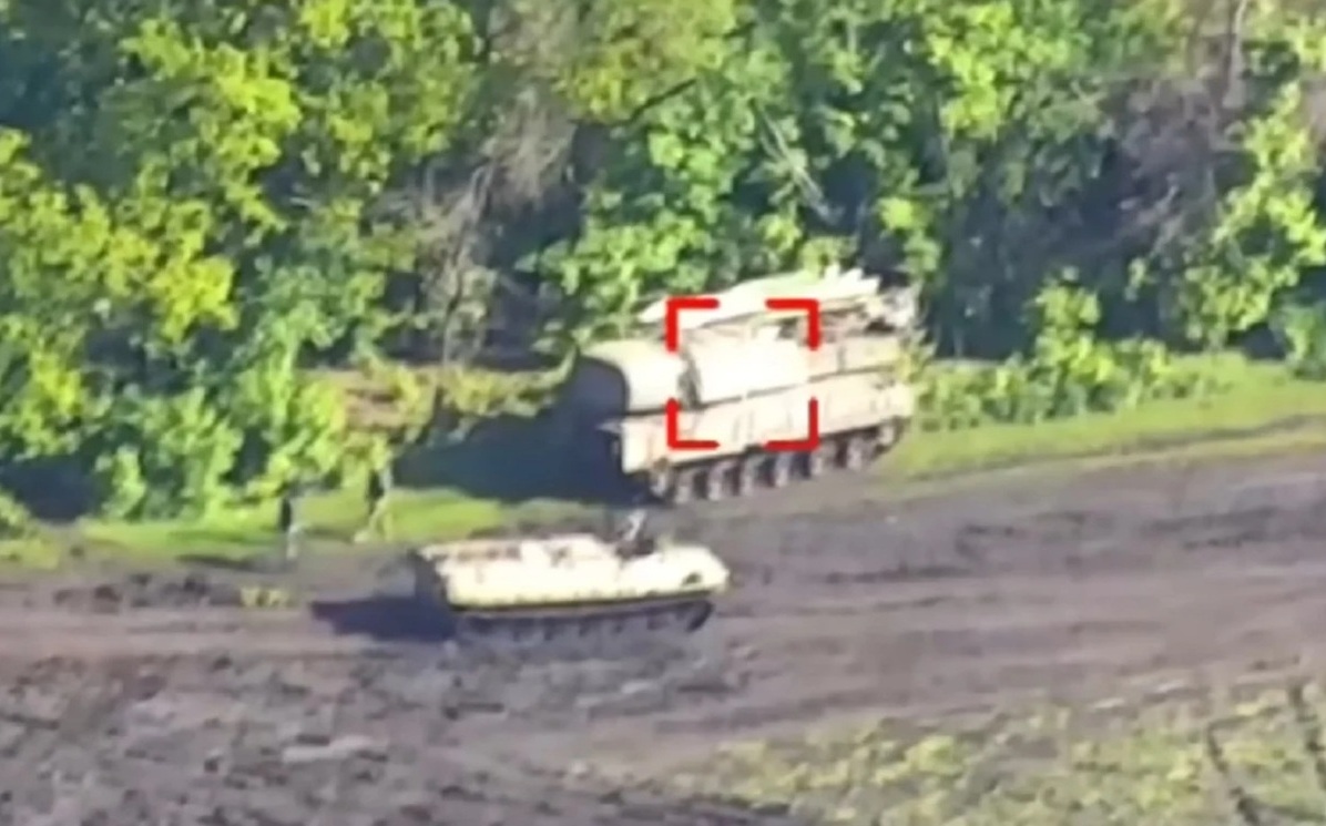 (影)烏克蘭安全局影片：無人機「戲劇化」閃避俄防空飛彈攻擊並反摧毀 |