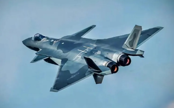  解放軍殲-20戰機。 圖 : 翻攝自車馬點兵V 