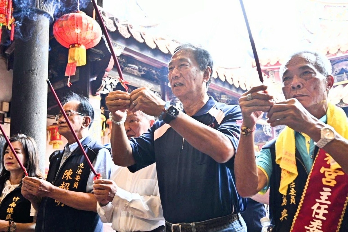 ▲ 鴻海集團創辦人郭台銘22日出席百年洗港祭江開幕式—媽祖遶境起駕時表示，建立一個和平、穩定、長治久安的社會，應該是所有台灣人共同的想望。（圖／新頭殼）