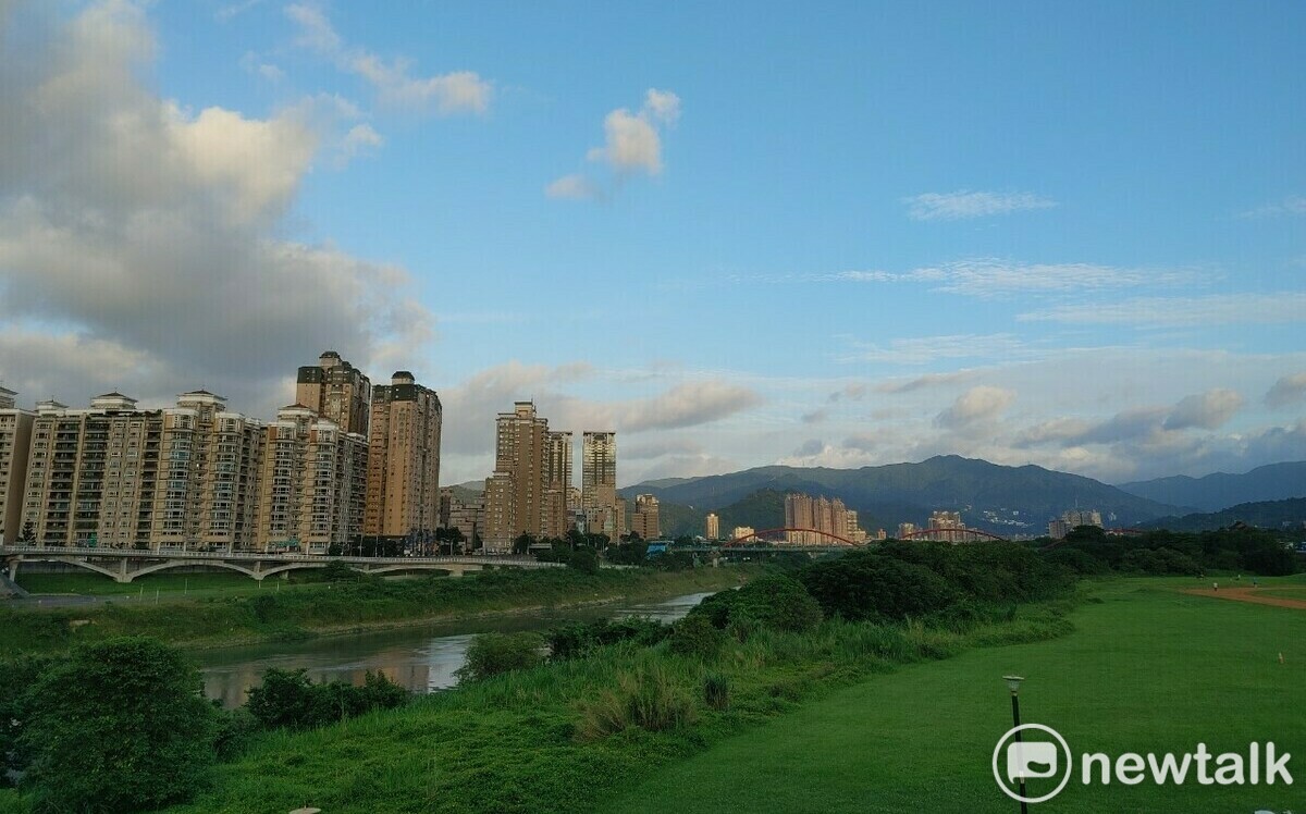 各地炎熱高溫上看36度! 薇帕颱風今晨生成通過巴士海峽降雨熱區曝　