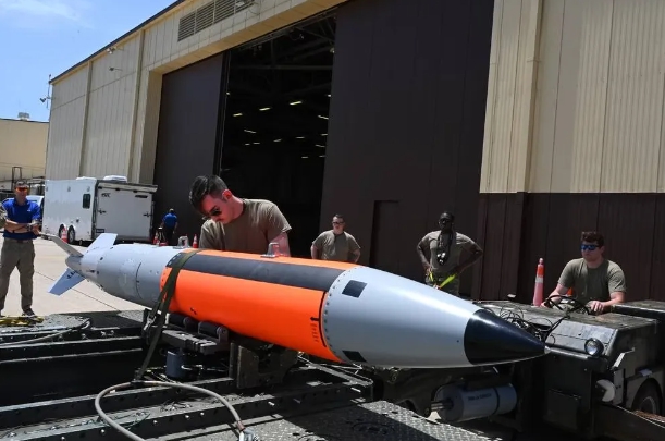  美軍B61-12 型戰術核彈頭。 圖 : 翻攝自成視評論 