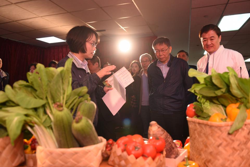 吳音寧曾與柯文哲共事過。翻攝台北農產臉書