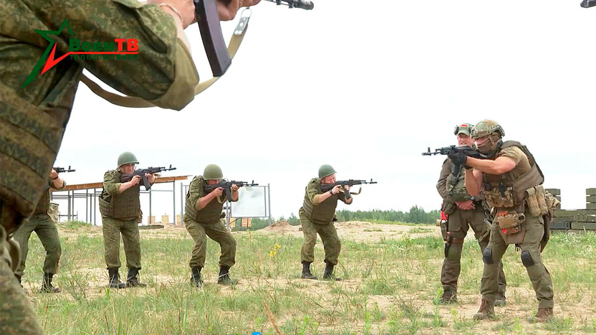 明斯克表示，瓦格納士兵目前在該國擔任白俄羅斯邊防部隊的教官。 圖：翻攝自白俄羅斯國防部VoyenTV