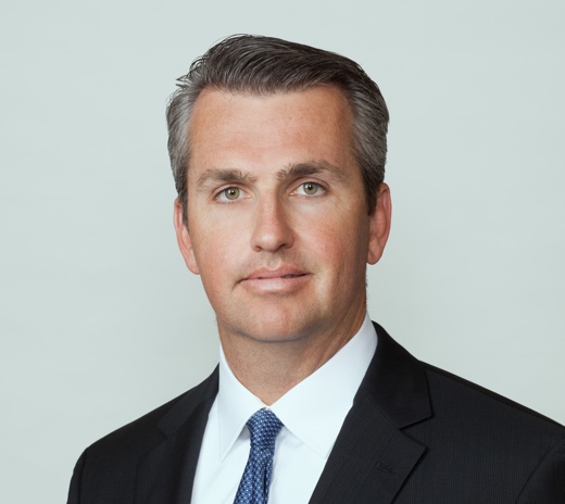 共和黨籍的 Axos 總裁兼執行長加拉布蘭茨(Gregory Garrabrants)曾在 2020 年總統大選間捐款給川普。 圖:翻攝自Axos官網 共和黨籍的 Axos 總裁兼執行長加拉布蘭茨(Gregory Garrabrants)曾在 2020 年總統大選間捐款給川普。 圖:翻攝自Axos官網