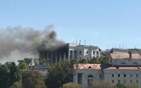 ¡Al menos 5 misiles alcanzaron el cuartel general ruso en el Mar Negro! El comandante de la flota juró venganza: es hora de atacar el palacio presidencial ucraniano