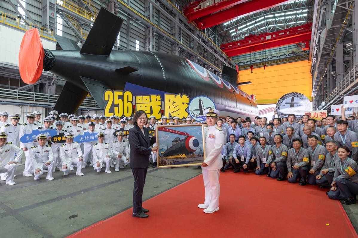  首艘國造防禦型潛艦「海鯤號」。 圖：擷取自海軍臉書 