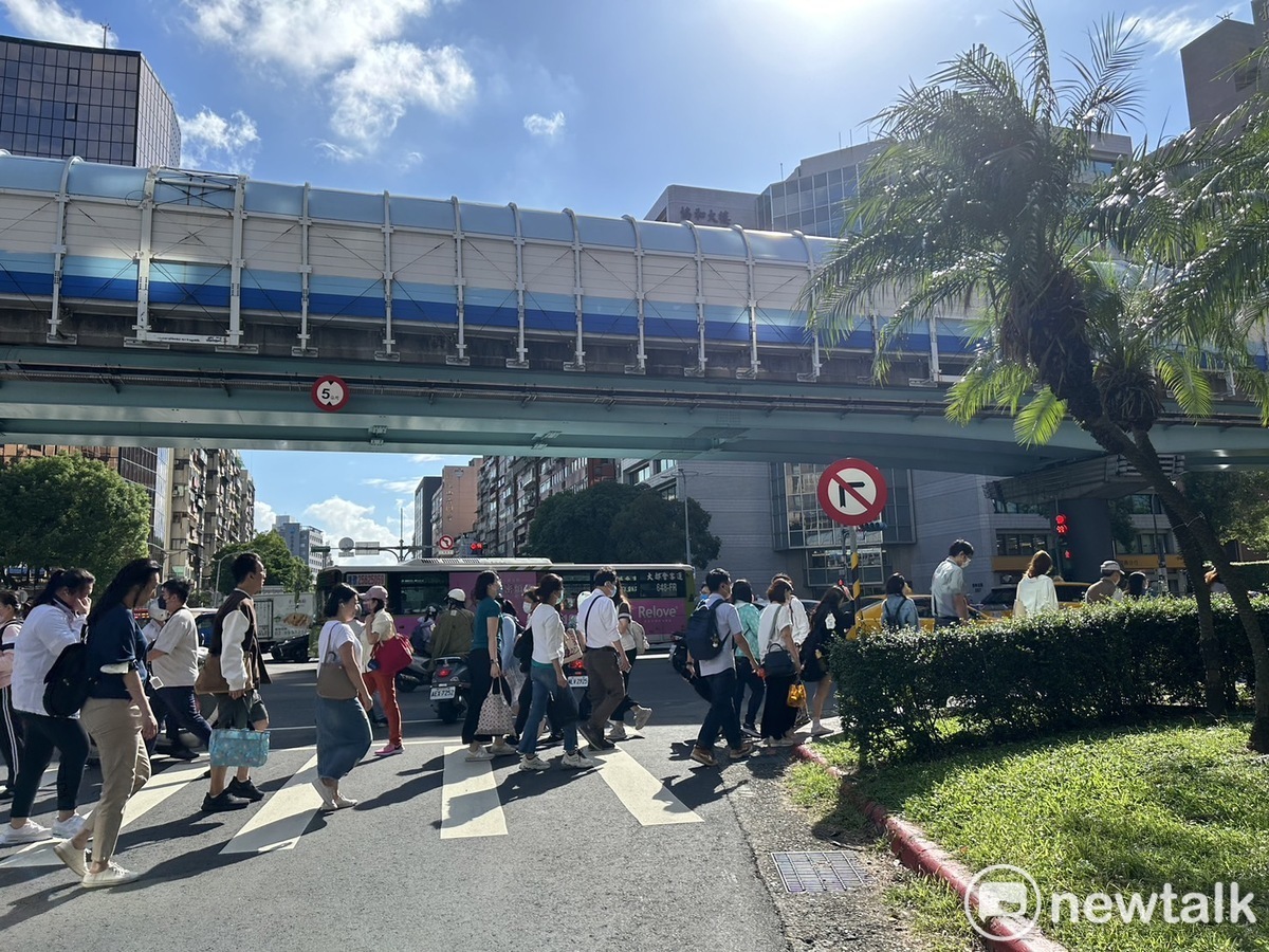 東北季風增強!今北台灣有局部降雨、明雨區擴大東北部有較大雨勢