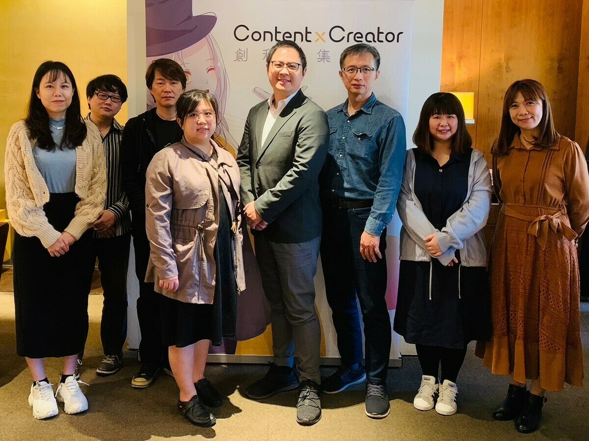  「CxC創利市集」二週年再傳佳績，知名出版發行單位接力進駐。左起小說作者花於景、漫畫作者吐崽子、蓋亞文化漫畫部總編輯李亞倫、創利內容共同創辦人暨營運長王潔英、創利內容共同創辦人暨執行長陳宏睿、未來數位總編輯黃任遠、漫畫作者蝦米、長鴻出版社部長陳姿均 圖：CxC創利市集/提供 