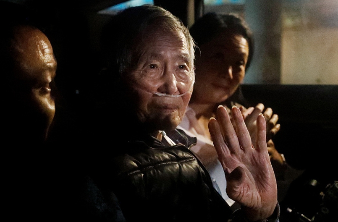  85歲的秘魯前總統藤森獲得監獄釋放，之後病逝。 圖 : 翻攝自央視新聞 