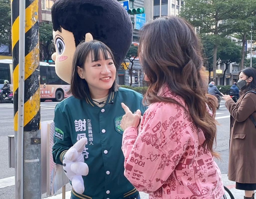 謝佩芬全力衝刺選情。 圖：翻攝自謝佩芬臉書 