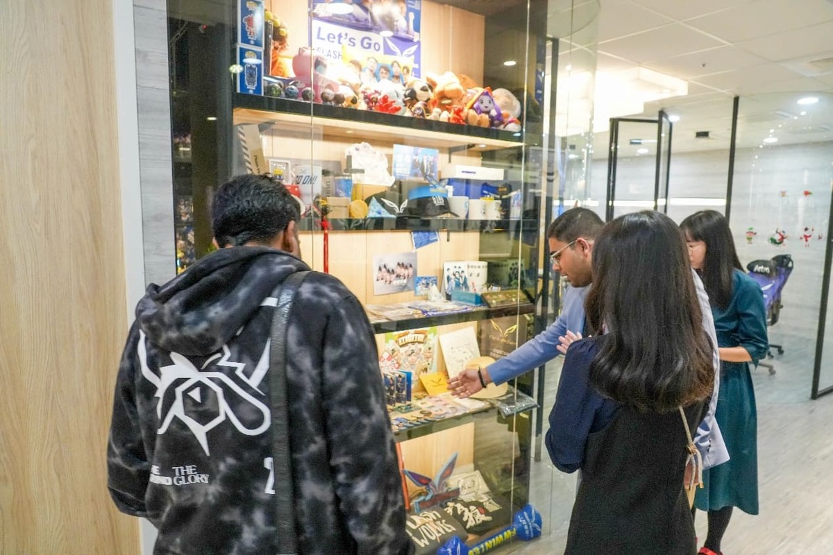  印度團隊「ESPORTS XO」參訪位於網銀國際總部的閃電狼訓練基地 圖：網銀國際/提供 