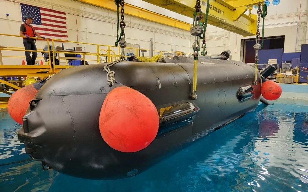 美海軍「虎鯨」超大型無人潛航器完成1000海里太平洋航渡