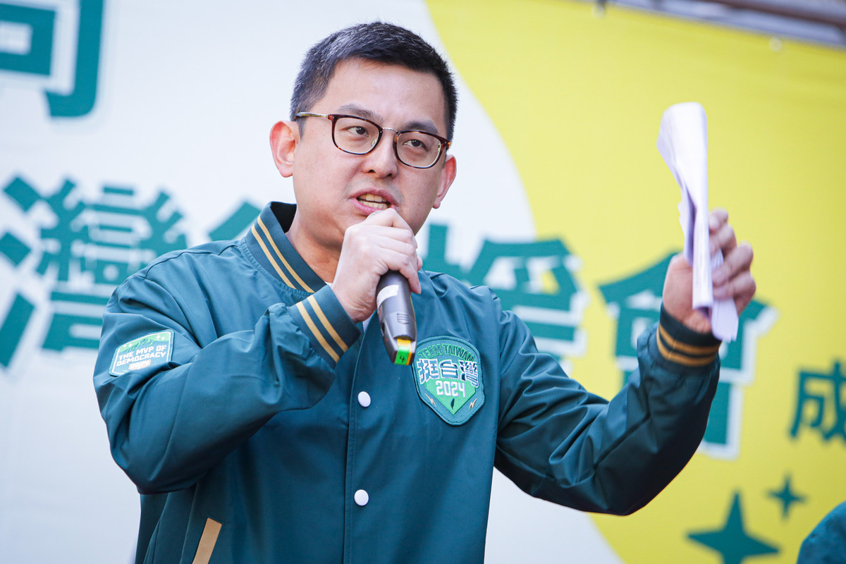 民進黨新北市議員卓冠廷就整理「2025年縣市長施政滿意度調查」4大看點，並揭露謝國樑榮獲最佳進步獎的原因。   圖：取自卓冠廷臉書（資料照）