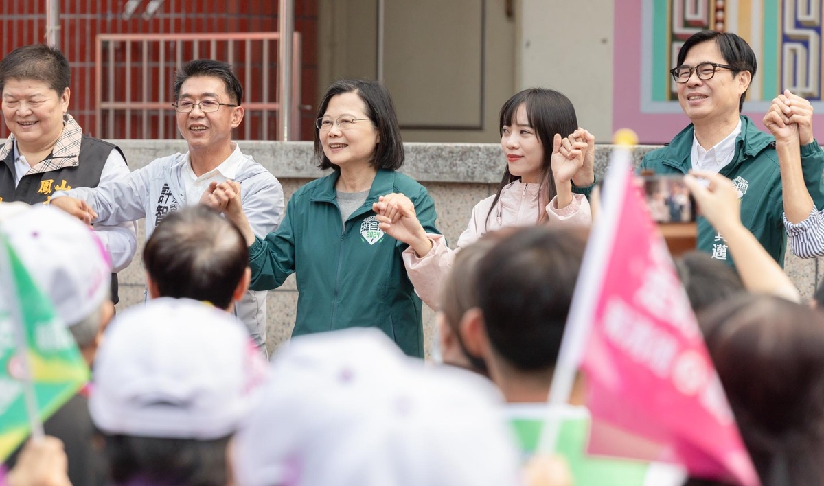  蔡英文紮實政績成了最好的輔選利器。 圖：民進黨提供 