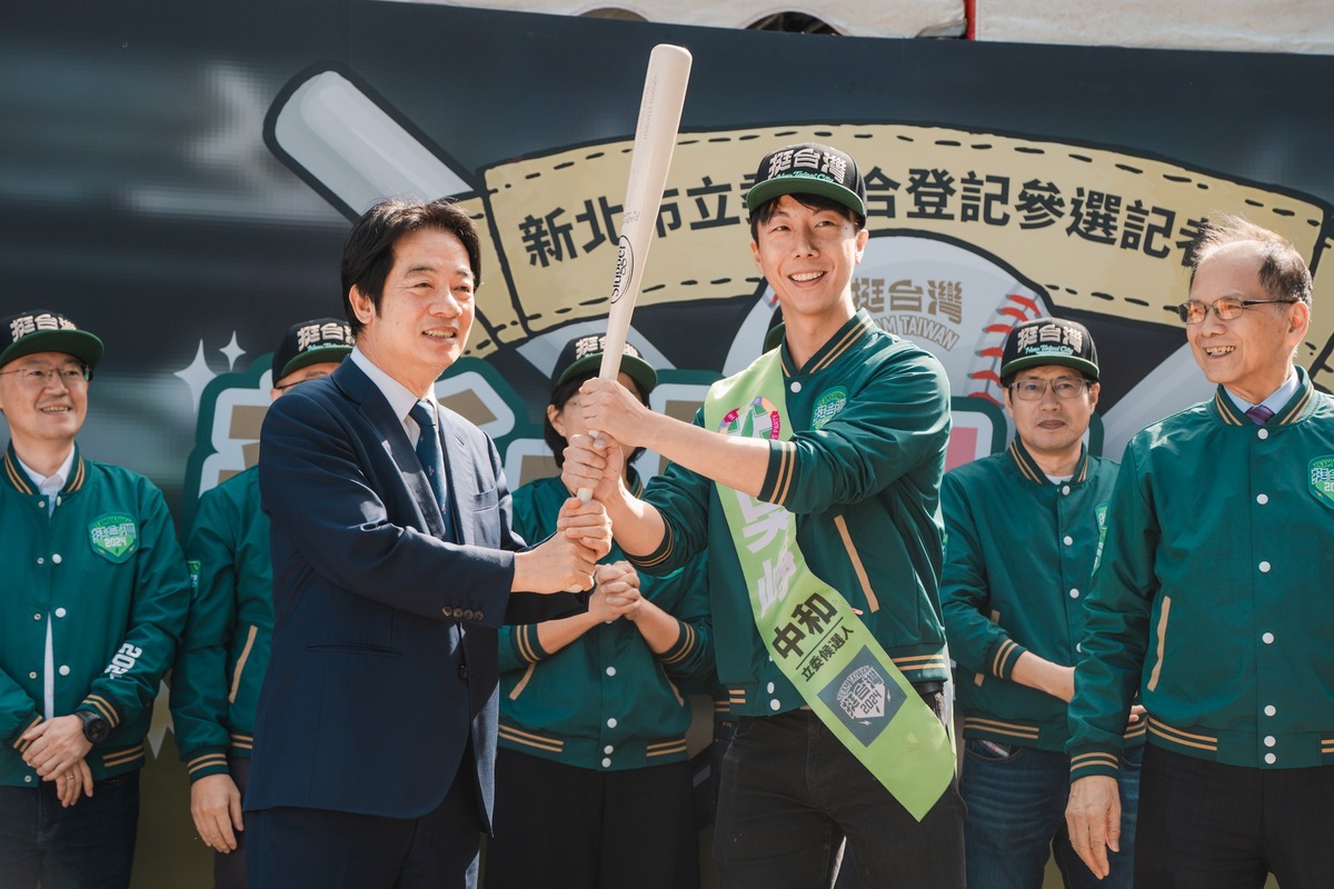  民進黨派出太陽花學運世代的吳崢，對戰長期盤踞在中和的家族政治勢力。 圖：取自吳崢臉書（資料照） 