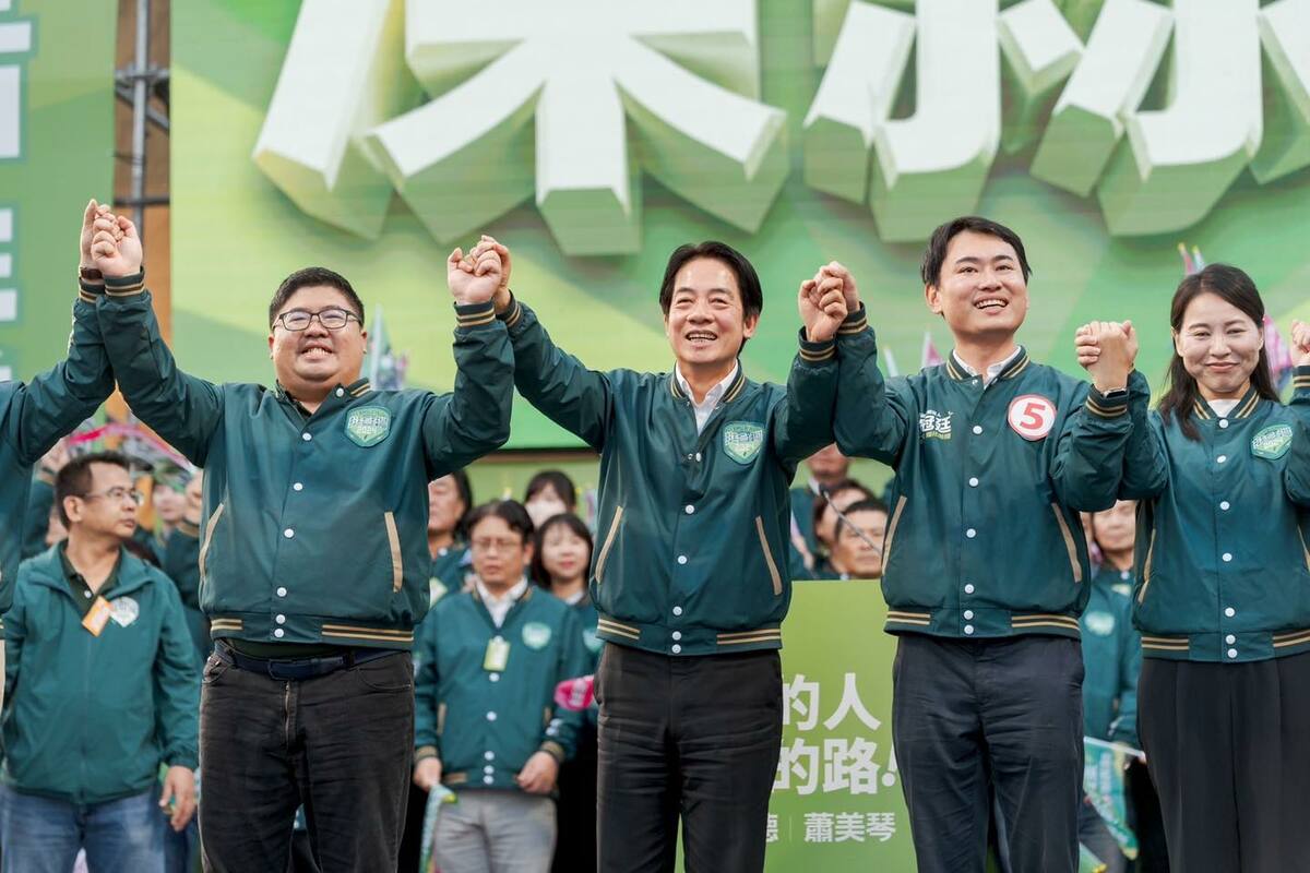  總統當選人賴清德(左一)、民進黨新科立委陳冠廷(右二)以及連任立委蔡易餘(左一)。 圖:取自陳冠廷粉絲專頁 