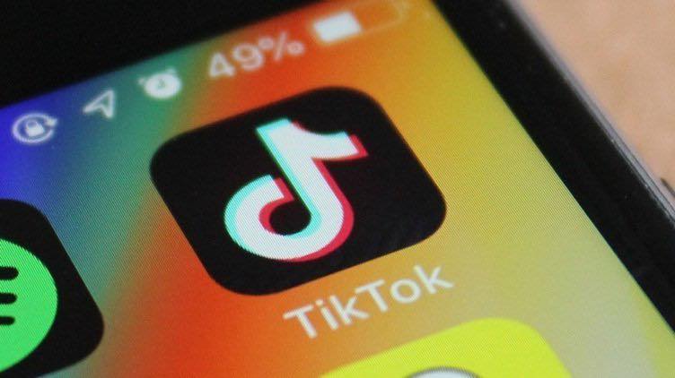 TikTok 平台回應表示，該平台僅限 13 歲以上用戶，並會刪除任何懷疑未滿 13 歲的帳號。 圖：翻攝自抖音新世界臉書（資料照） 