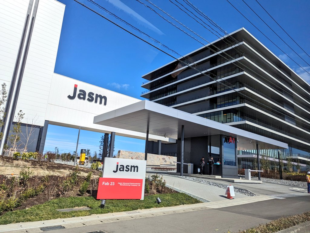  台積電熊本廠（JASM）舉行開幕儀式資料照片。 圖：翻攝「X」@biccameraman 