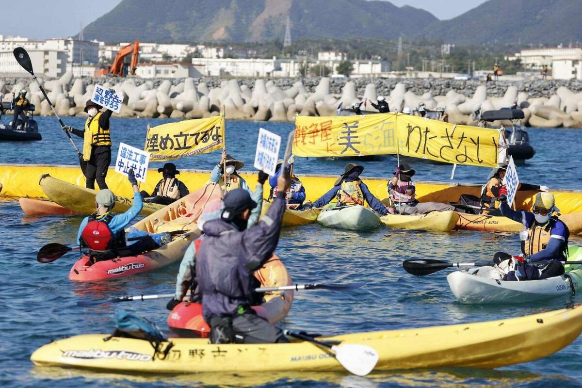  沖繩居民因不滿駐日美軍對當地環境破壞，甚至是對女子的性暴力及謀殺事件，多次發動反對美軍基地運動，推動駐日美軍離開沖繩地區。 圖：取自「X」@OliviaTasevski 