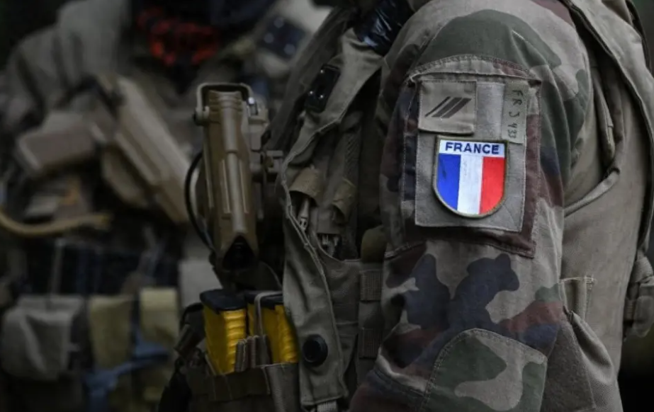  法國總統馬克宏曾聲稱，要派兵到烏克蘭作戰。圖為法軍。 圖：翻攝自媒體人解飛 