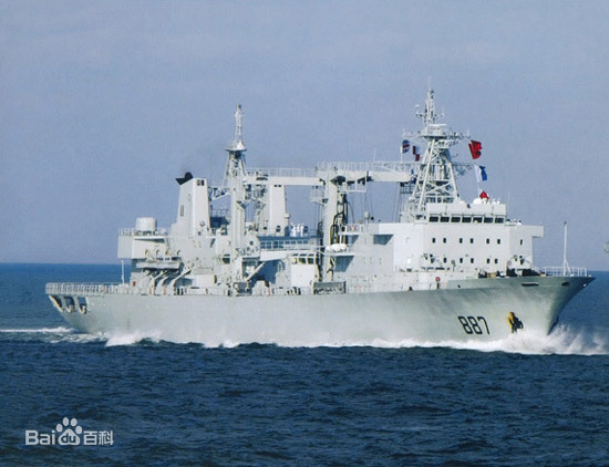 微山湖號綜合補給艦。 微山湖號綜合補給艦。