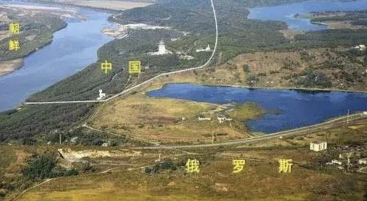  中俄圖們江出海口的爭議劃分。 圖：翻攝自 Ｘ（前推特）@tankman2002 
