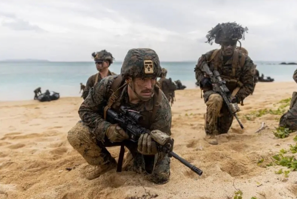  駐沖繩美軍陸續將 9000 名士兵先後轉移至關島或夏威夷等基地。 圖 : 翻攝自 US Marine Corps 