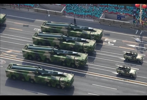  中國解放軍的「東風 -17 」導彈號稱是「高超音速武器」。 圖：翻攝自 空天力量 