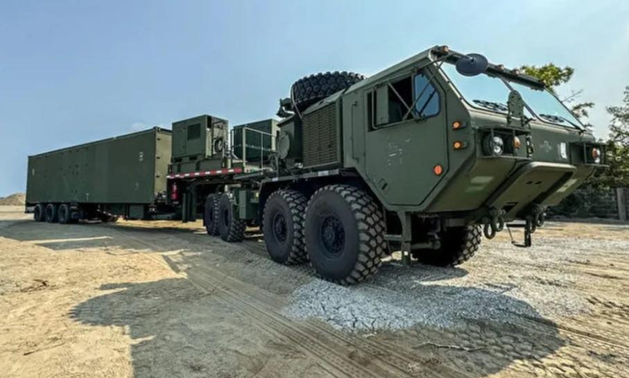  美國陸軍「堤豐」（Typhon）中程導彈系統發射車，美軍要在沖繩部署堤豐導彈系統。 圖：翻攝自牛彈琴 