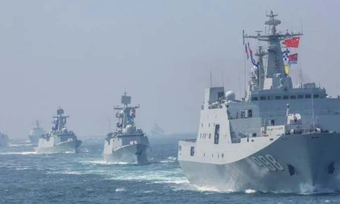  中俄艦隊在日本海域進行聯合巡航。 圖 : 翻攝自軍哥茶話室 