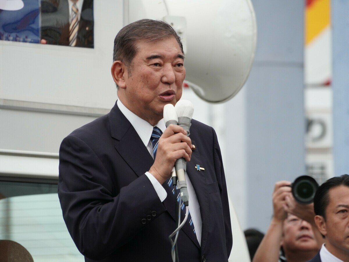 日本外務大臣岩屋毅指出，在討論歷史議題時，他提到首相石破茂將繼承 1995 年「村山談話」、2015 年「安倍談話」以及日中之間的 4 個文件。他強調，日方在歷史問題上的立場並未改變。 圖 : 翻攝石破茂X官方帳號 