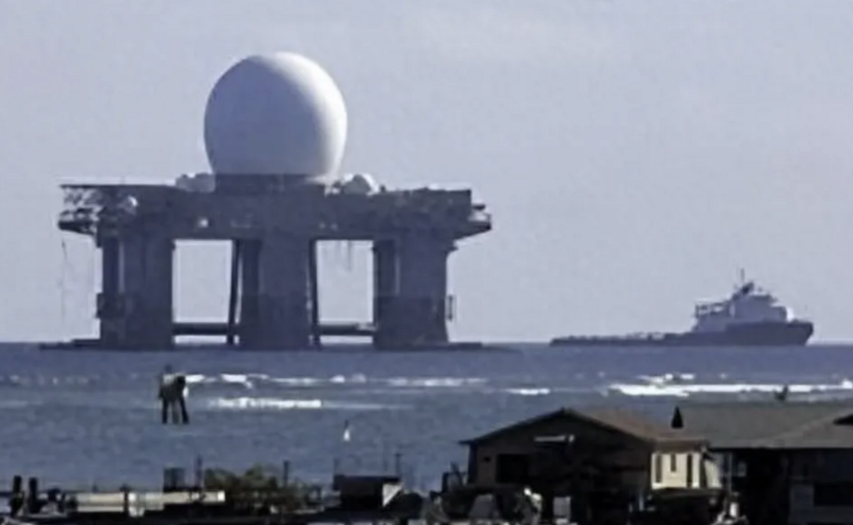 近年來，隨著全球軍事裝備現代化的推進，雷達技術成為各國軍事實力的重要衡量標準之一，特別是在遠程預警雷達領域，中美俄三國都在進行著激烈的技術競爭 (示意圖)。 翻攝自 騰訊網 