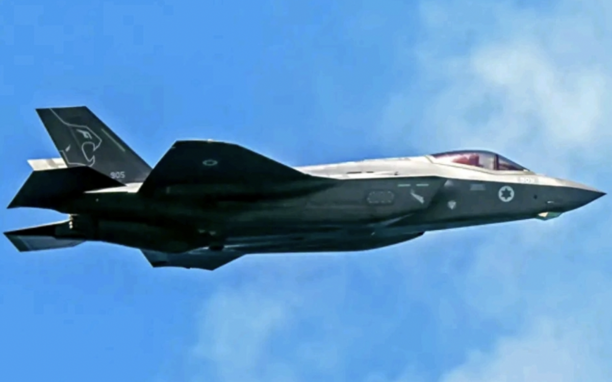 美國 2023 年擁有全球最大的現役戰機數量，超過 5,189 架。圖為 F-35。