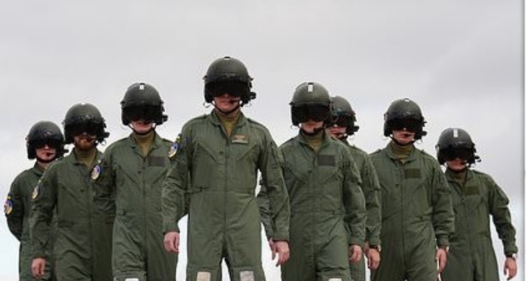 英國皇家空軍 ( Royal Air Force , RAF ) 已訓練了 200 名烏克蘭飛行員，為其掌握現代化 F-16 戰機做好準備