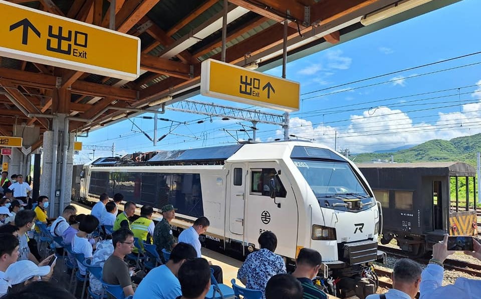 台鐵「R200型新柴電機車」故障頻傳 本周啟動全面特檢