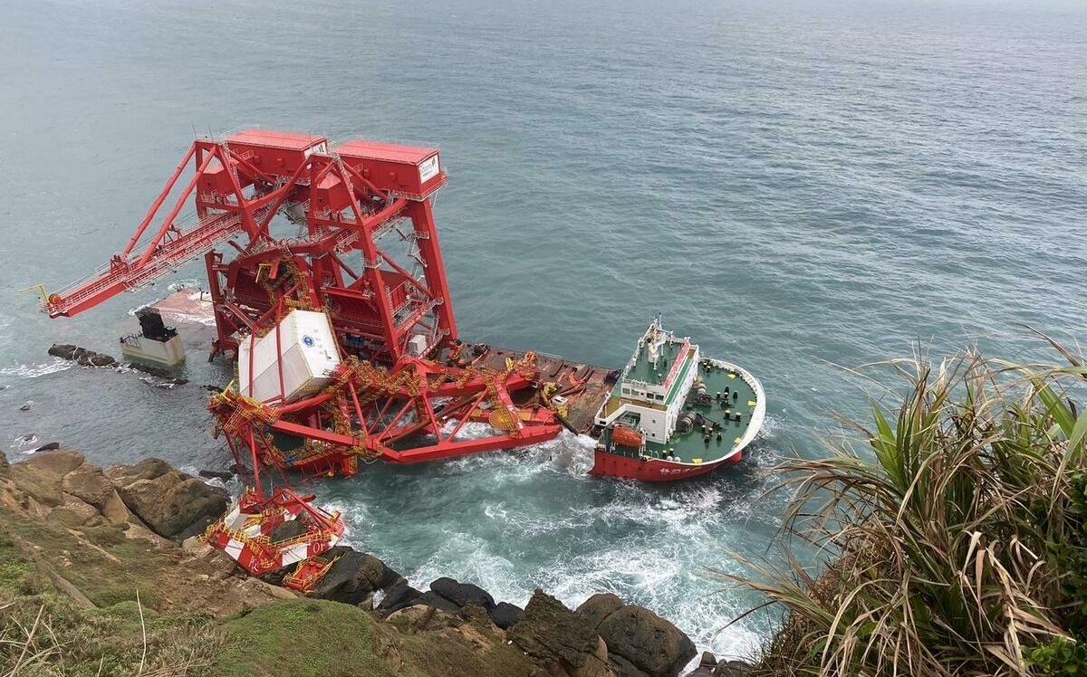 陸籍貨輪擱淺一週！航港局：11/15開始抽油作業