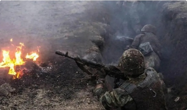  近期俄軍在戰場上面臨嚴重的損失，短短兩個月內就有 8 萬名士兵傷亡，「比美軍在中東地區 20 年軍事行動總傷亡」還多。(示意圖) 圖：翻攝自 栗子評述 