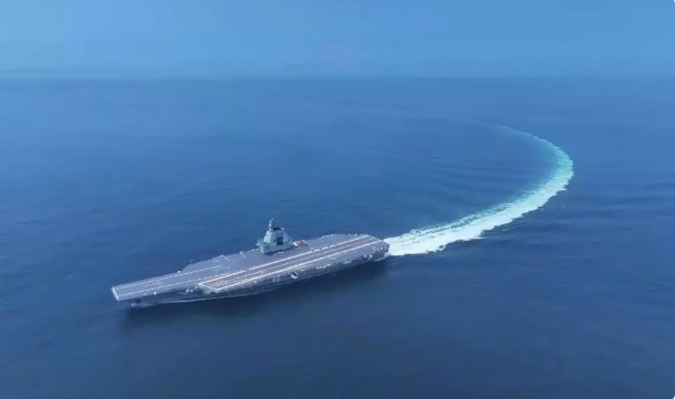 當「尼米茲」號在2026 年啟動退役程式時,中國海軍的第三艘航母福建艦很可能已經服役。圖為福建號。 當「尼米茲」號在2026 年啟動退役程式時,中國海軍的第三艘航母福建艦很可能已經服役。圖為福建號。