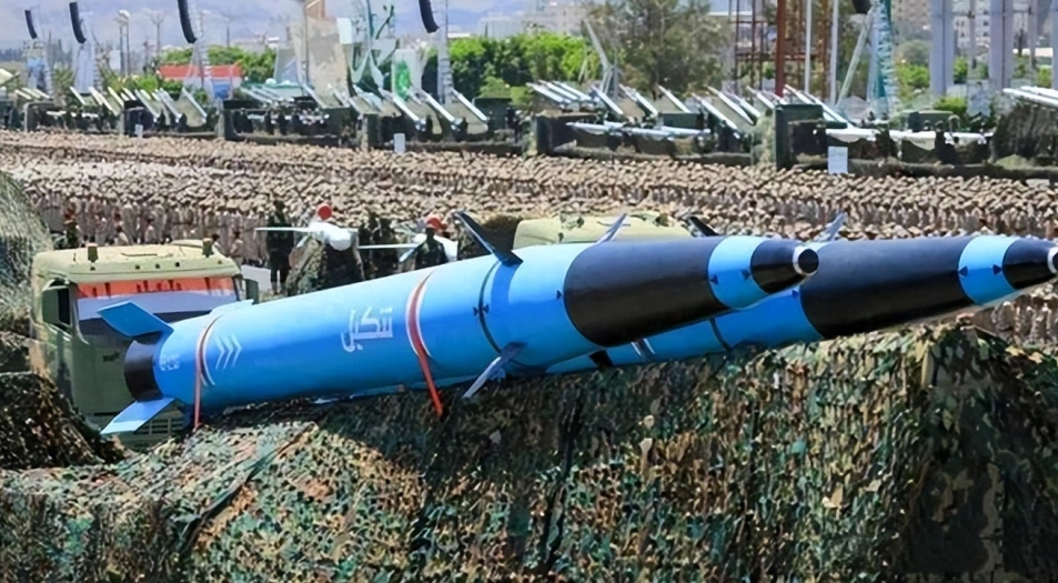 英媒報導，俄羅斯向胡塞武裝提供了先進的反艦飛彈技術，作為交換條件，俄方得以招募更多來自葉門的傭兵。 圖:翻攝自騰訊網 