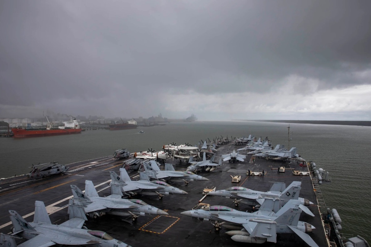 美國海軍航空母艦林肯號(CVN-72)，傳打破「優化艦隊應變計畫」（OFRP）的維修訓練週期，前進部署西太平洋。 圖：翻攝US Navy 