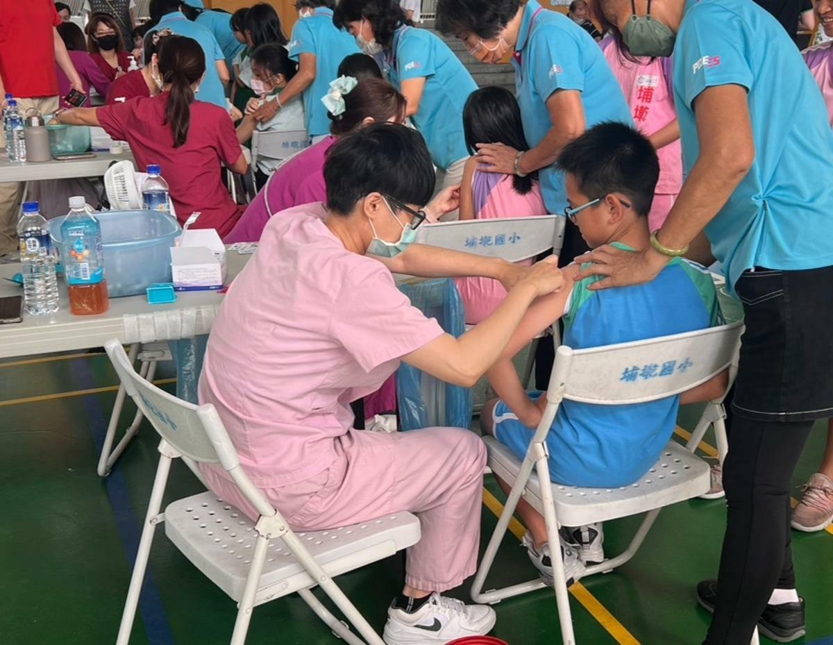 新疾病的爆發可能會在疫苗接種不足的社區中發生。 圖：新北市衛生局/提供 