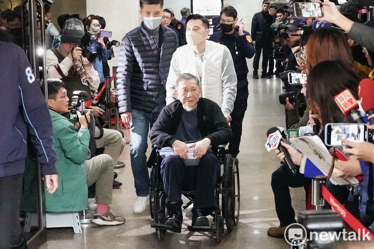  台灣高等法院裁定撤銷台北地方法院對民眾黨主席柯文哲、威京集團主席沈慶京、國民黨台北市議員應曉薇、柯競總前財務長李文宗的交保決定，並將案件發回北院重新審理羈押事宜。圖為威京集團主席沈慶京。 圖：張良一 ／ 攝 