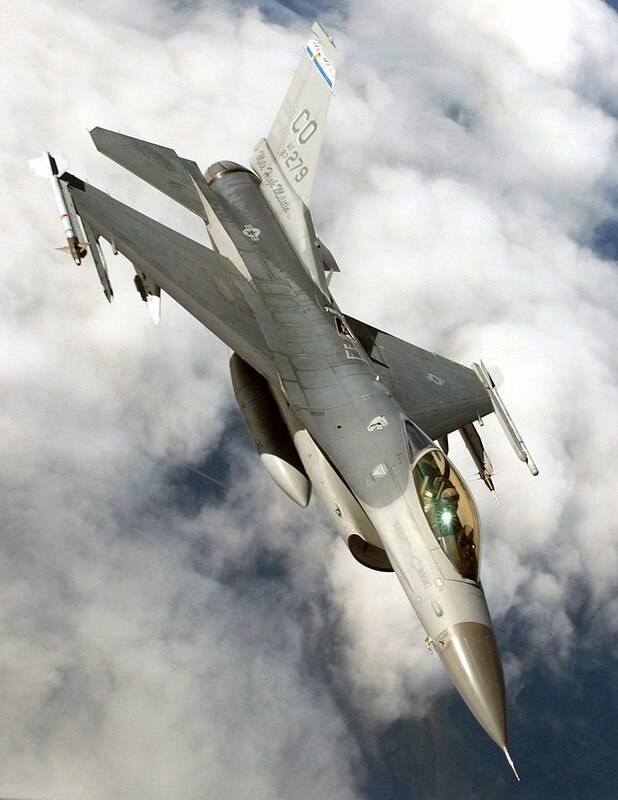 埃及空軍擁有上百架美製 F-16 戰鬥機,但它們大多是過時的早期版本。圖為 F-16。 埃及空軍擁有上百架美製 F-16 戰鬥機,但它們大多是過時的早期版本。圖為 F-16。