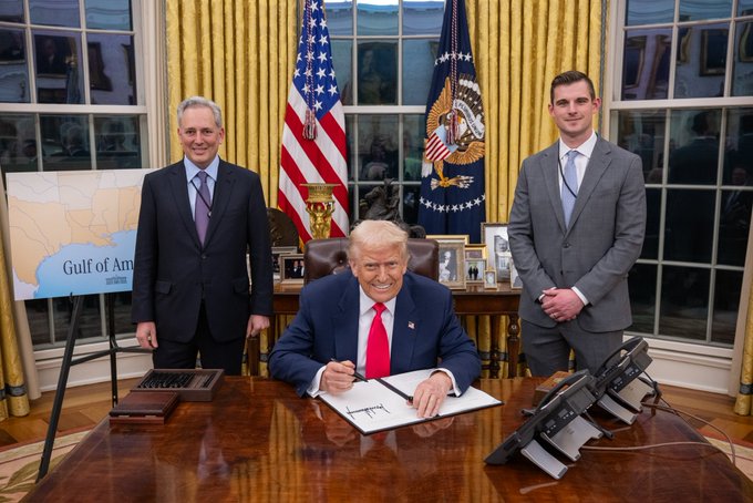  美國總統川普（Donald Trump）(中) 推「One Big Beautiful Bill Act」（一大美麗法案）的稅改新案，要替富人大減稅。 圖:擷自賽克斯個人X帳號 