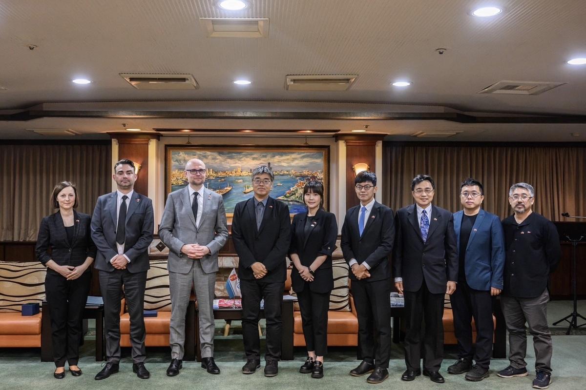 波蘭格丁尼亞市率團訪高拜會高雄市政府探討多元領域合作。   圖：高雄市行國處/提供