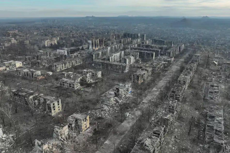  烏克蘭軍隊在頓巴斯地區告捷，並攻入捷爾任斯克市區，但受戰火蹂躪，頓巴斯已滿目瘡痍。 圖：翻攝自 X 