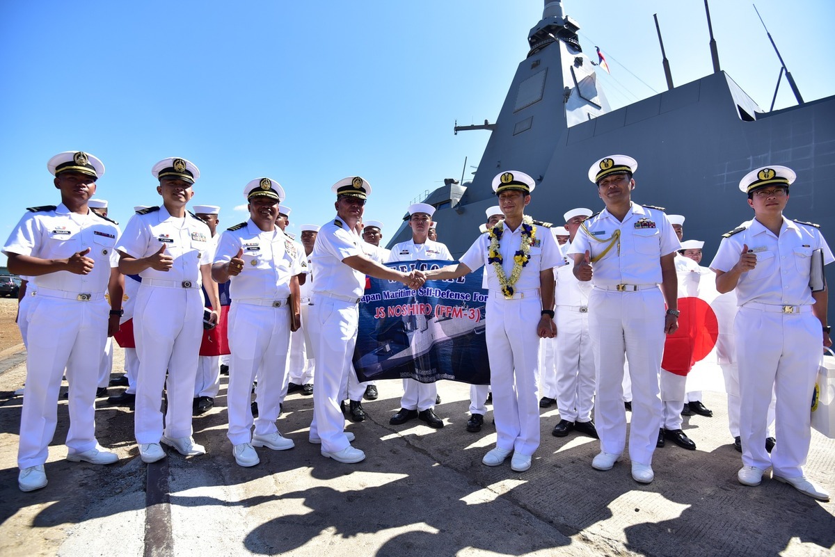  日本最上級護衛艦「能代號（FFM-3）」停靠菲律賓呂宋島蘇比克海軍基地。 圖：翻攝「X」@Philippine_Navy 