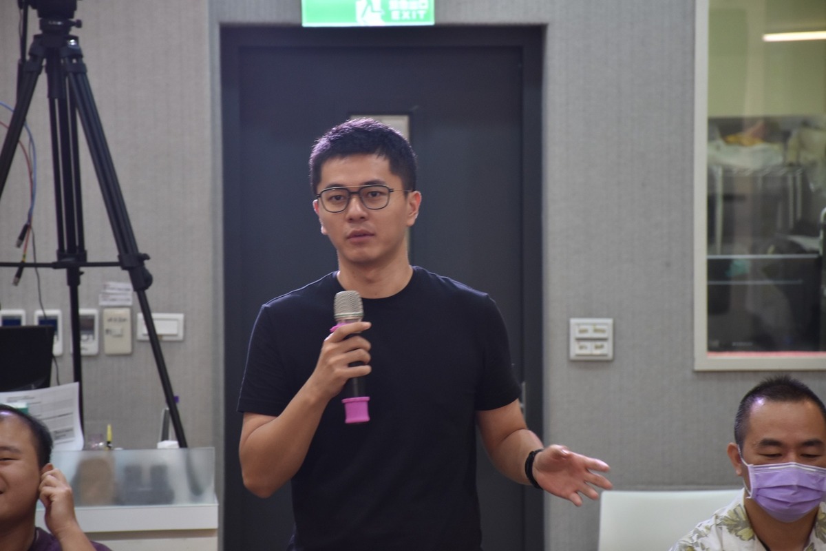 劉耀仁向李孝亮喊話：「孝亮同學你還年輕、現在覺醒懸崖勒馬一定來得及、母親節快到了、不要再讓媽媽傷心難過了。」 圖：翻攝自李孝亮臉書（資料照） 