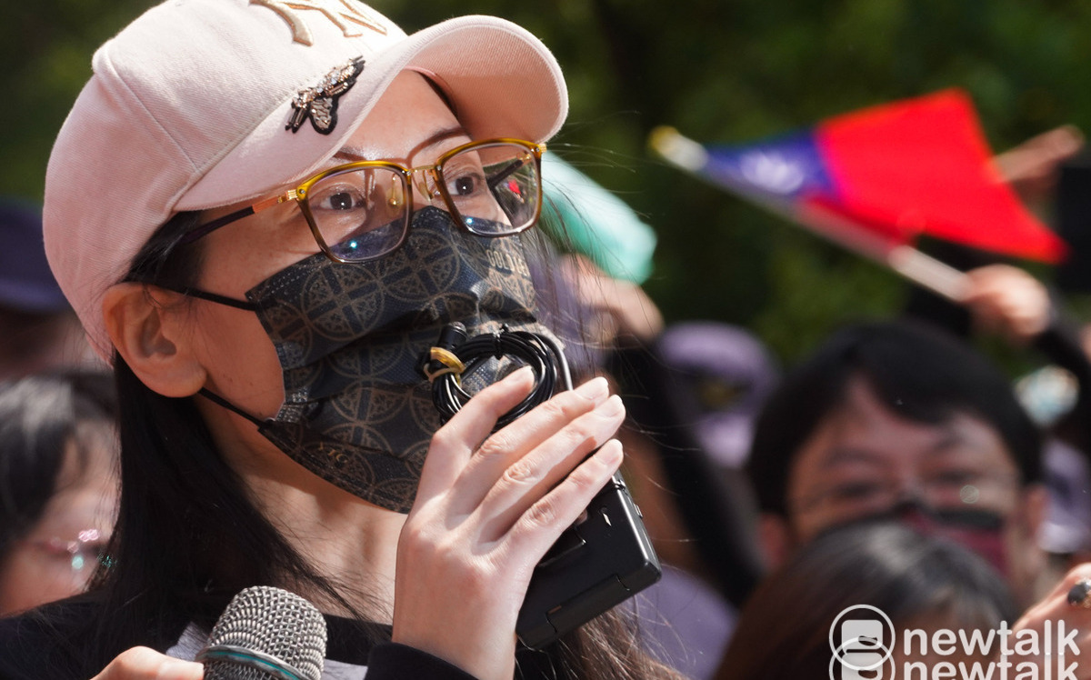 祭百萬懸賞令「徵八炯、閩南狼犯罪證據」 亞亞笑了：感謝「祖國媽媽」為她們撐腰